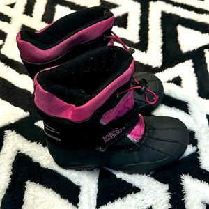 Kids totes winter boots, size one